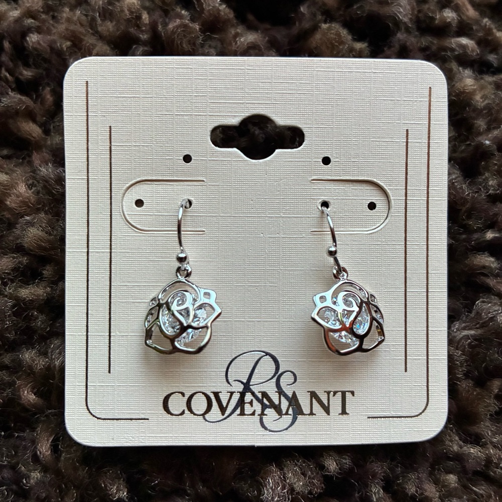 NEW Silver Rose Earrings